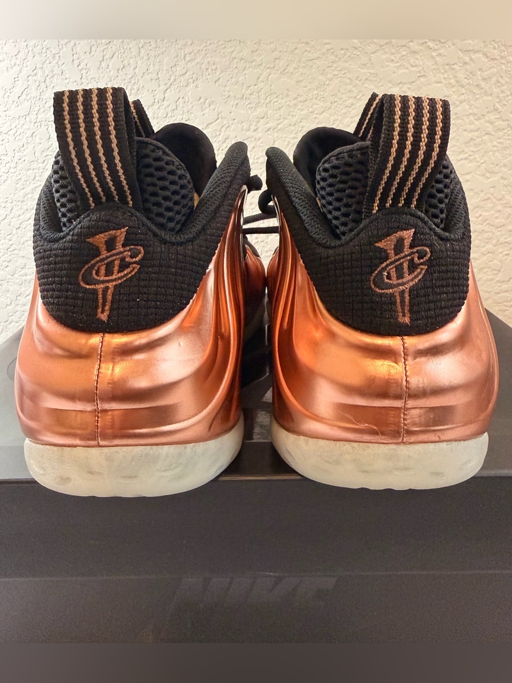 Nike Air Foamposite One - Metallic Copper - Picture 2 of 5